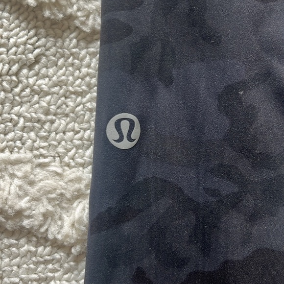 Lululemon EUC Fast and Free high rise tights 25” - Picture 6 of 6